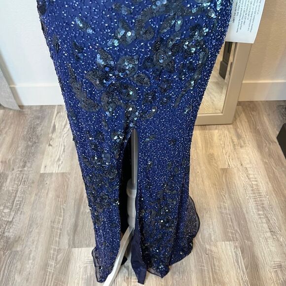 NEW MAC DUGGAL SEQUINED ONE SHOULDER EVENING GOWN - Picture 7 of 13